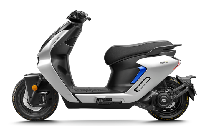 evee Partners with CFMOTO to Launch Premium ZEEHO Electric Scooters in Pakistan