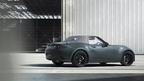 Mazda Announces New Zinc Green Color